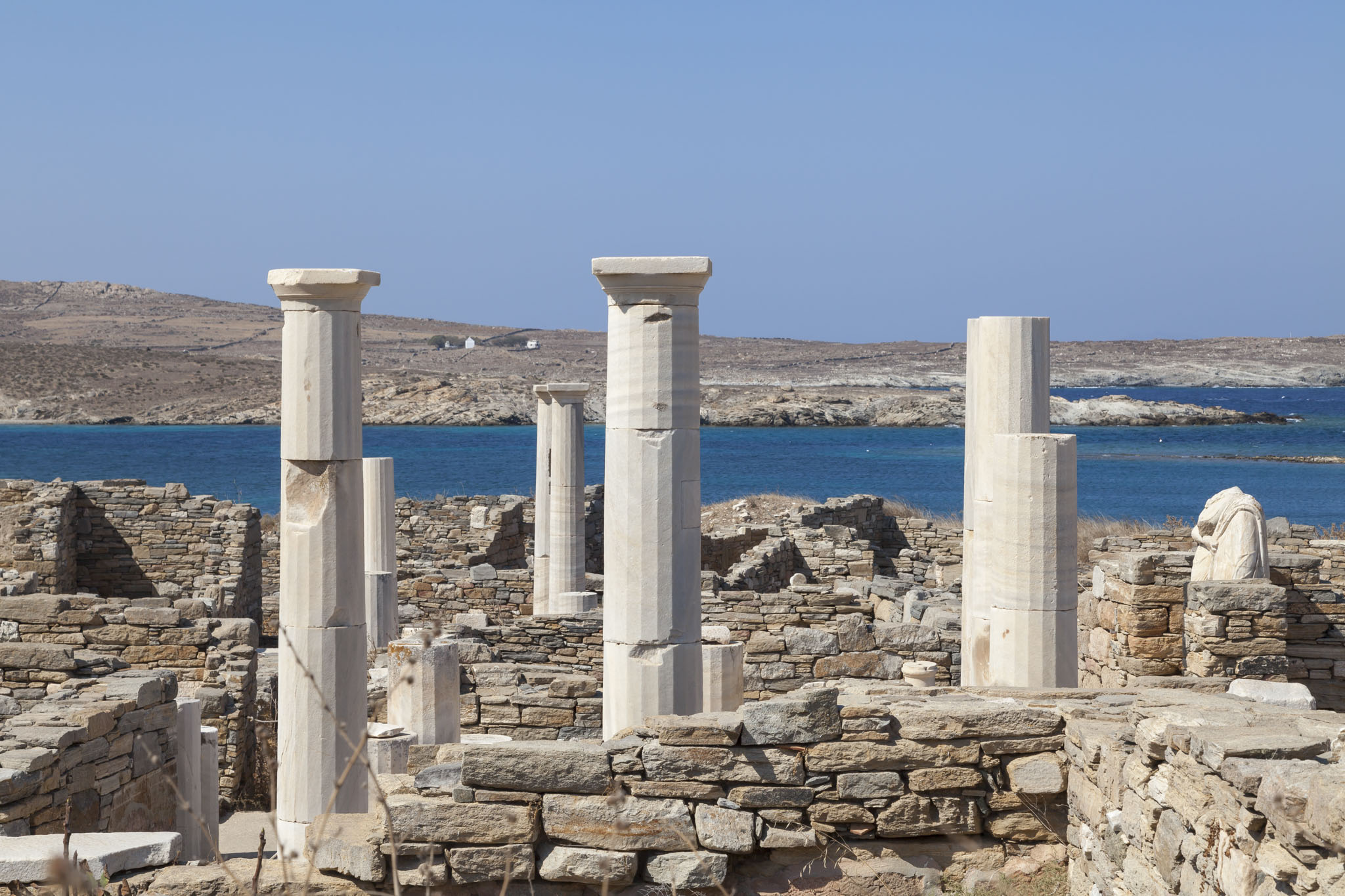 Delos Pillars