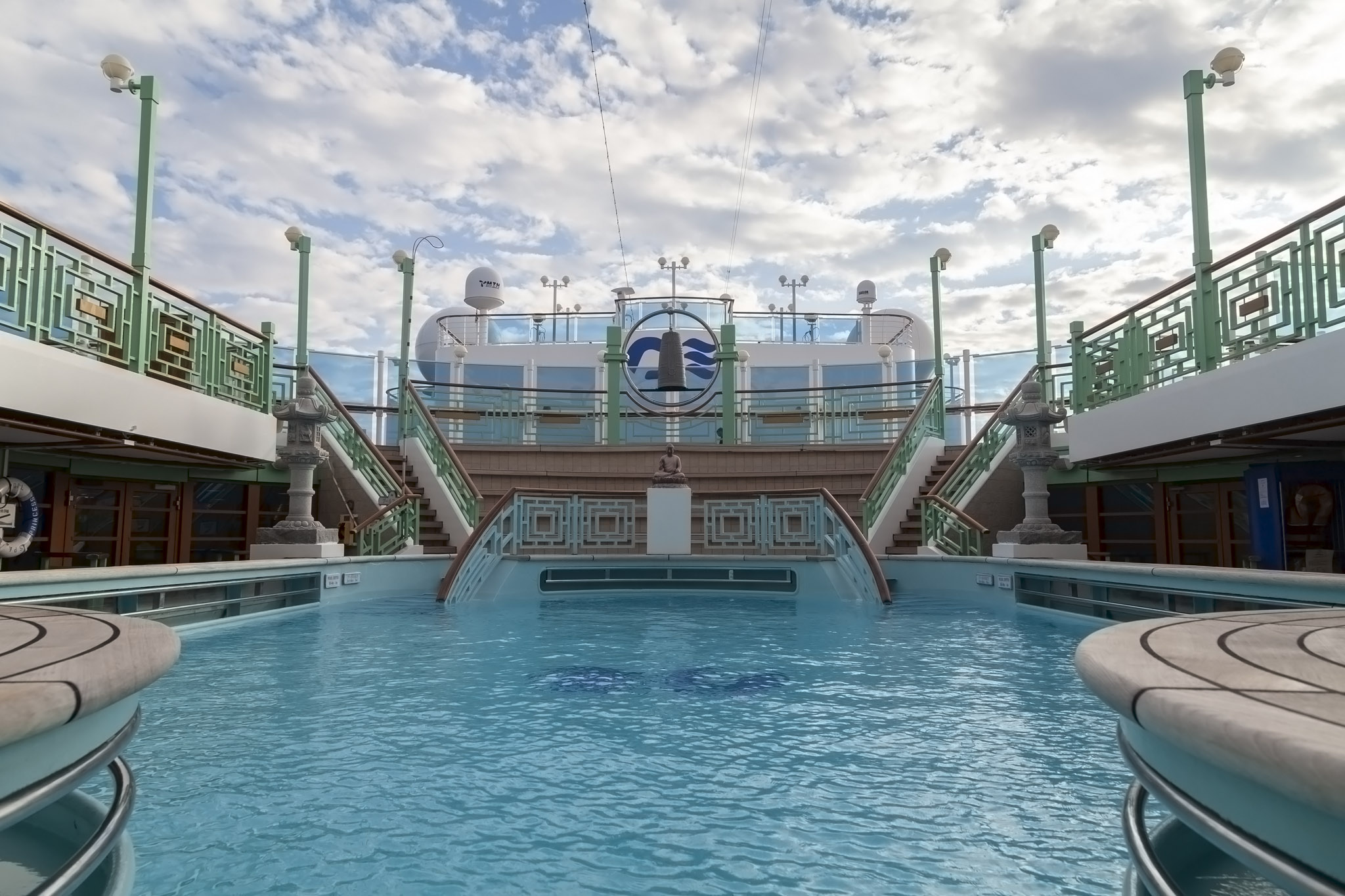 Diamond Princess, Sanctuary Pool