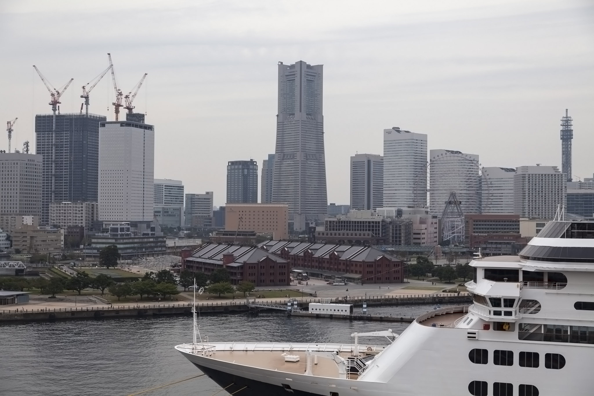 Yokohama Port, HAL Amsterdam