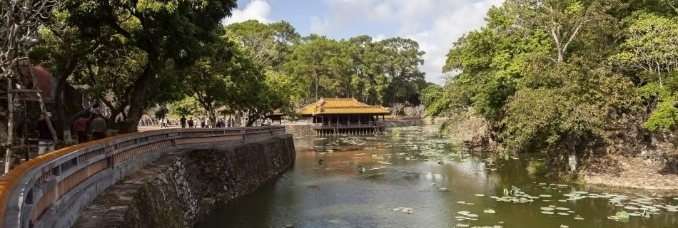 Luu Khiem Lake