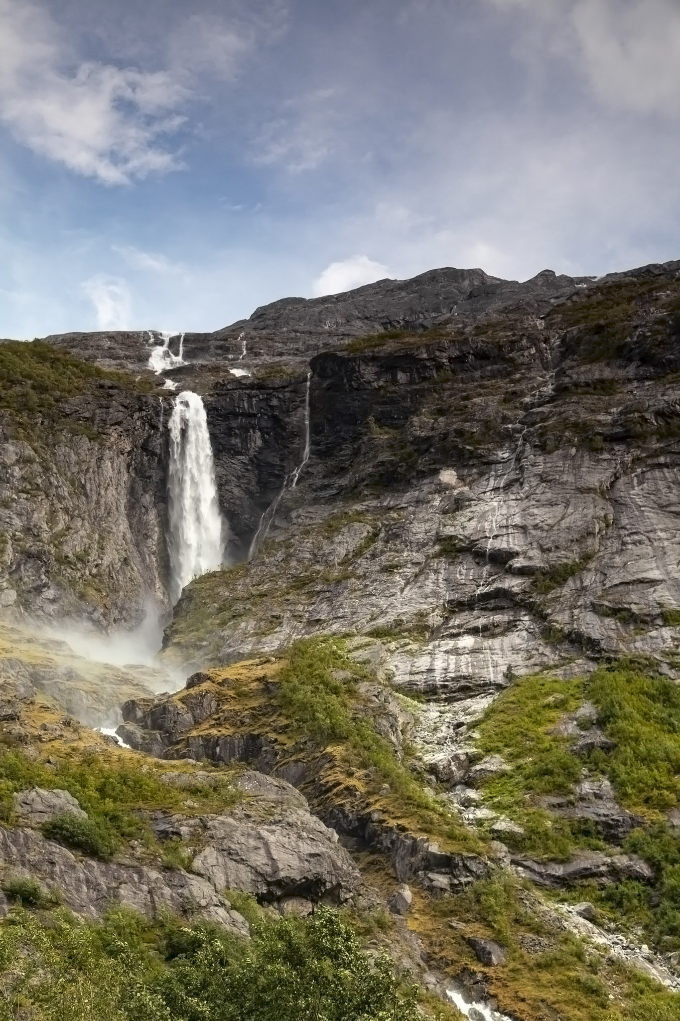 Kjenndal Waterfall