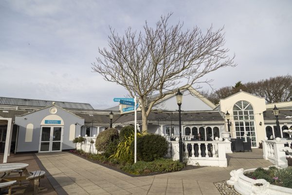 Warner Lakeside Hotel